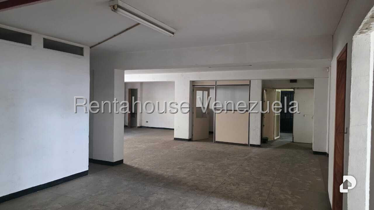Edificio en La Trinidad, Caracas – 4