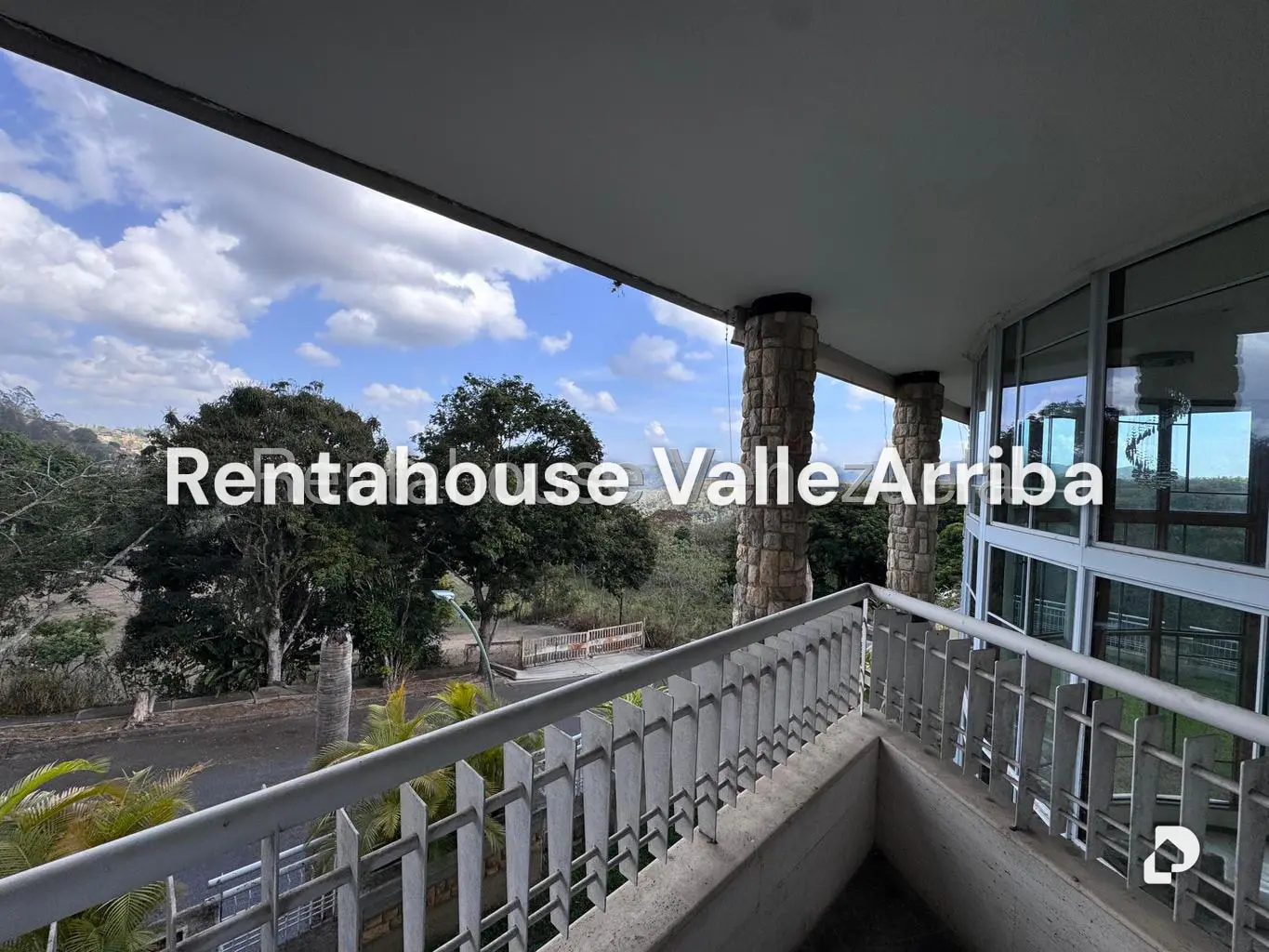 Casa en Oripoto, Caracas – 24