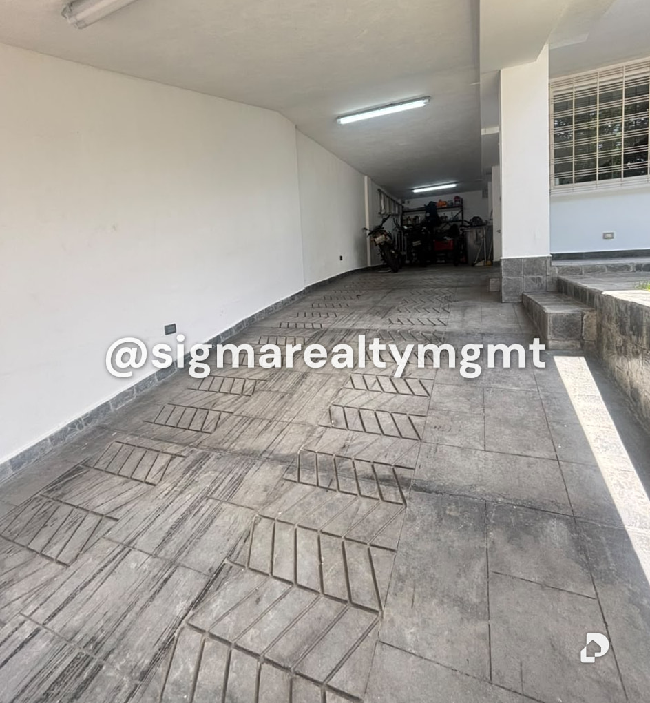 Casa en Alto Prado, Caracas – 35