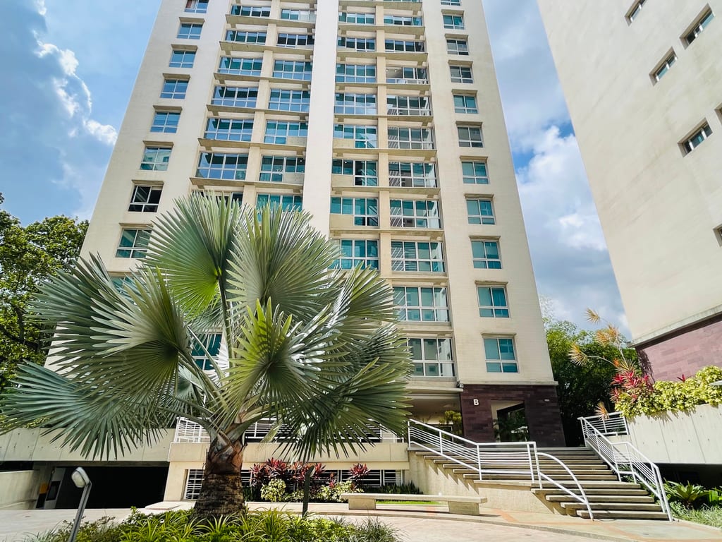 Apartamento en Campo Alegre, Caracas - 1