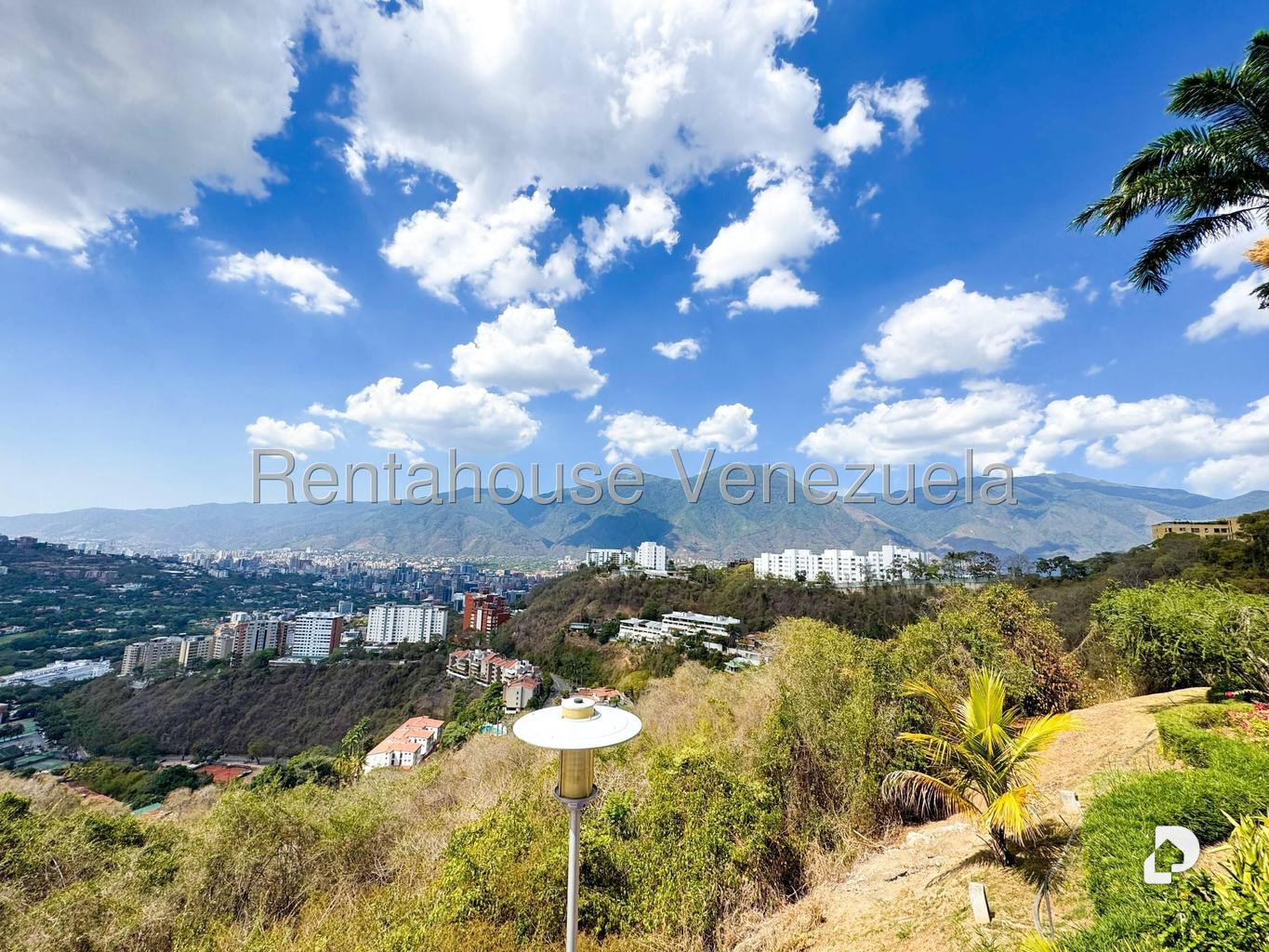 Apartamento en Lomas de San Román, Caracas