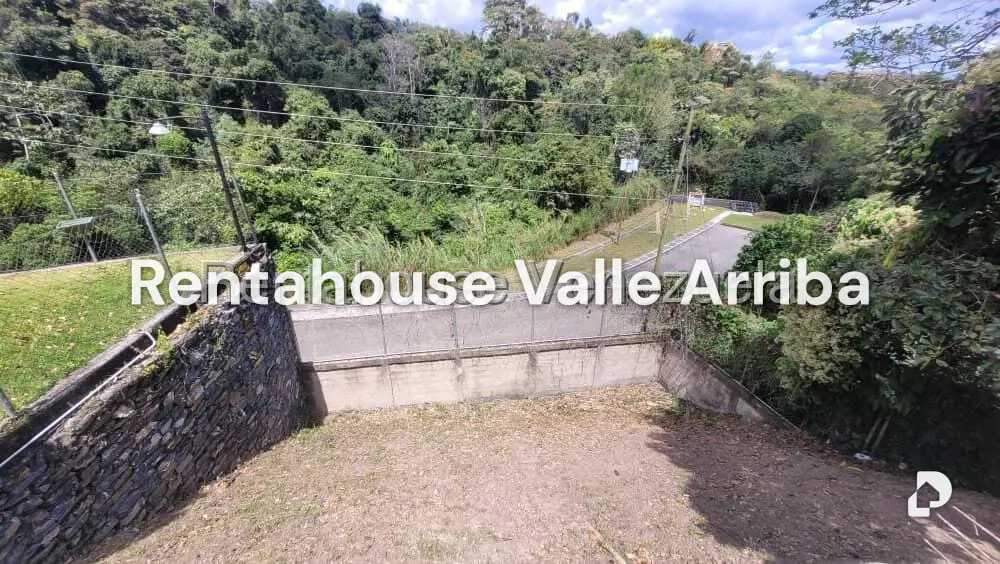 Casa en Lomas de Monte Claro, Caracas – 23