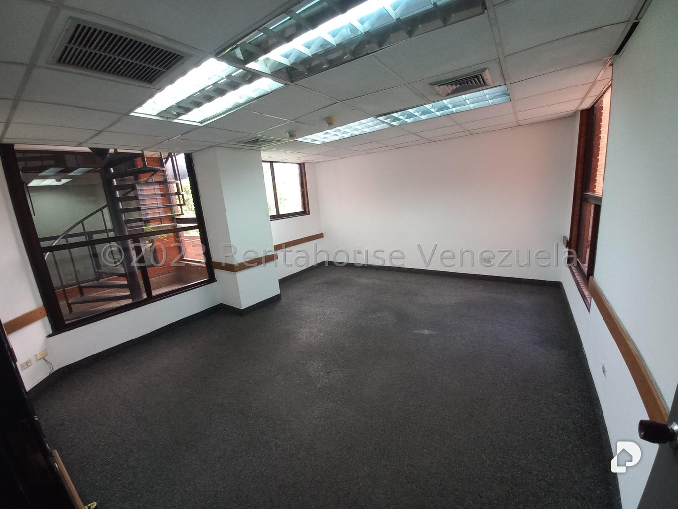 Oficina en Las Mercedes, Caracas – 12