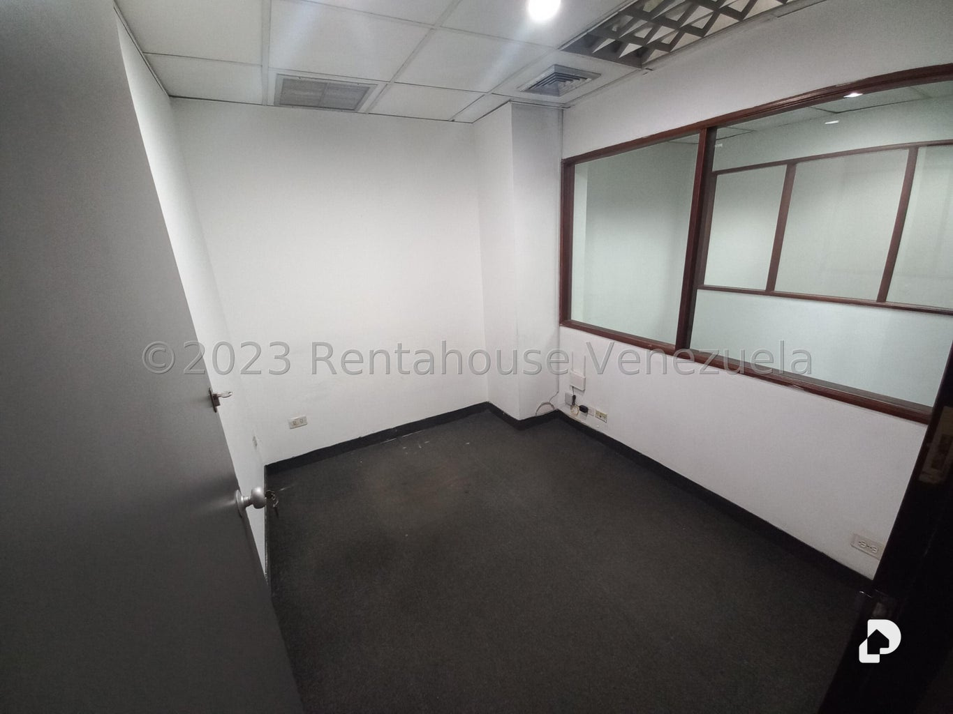 Oficina en Las Mercedes, Caracas – 11