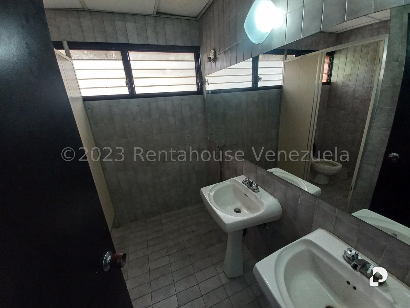 Oficina en Las Mercedes, Caracas – 24