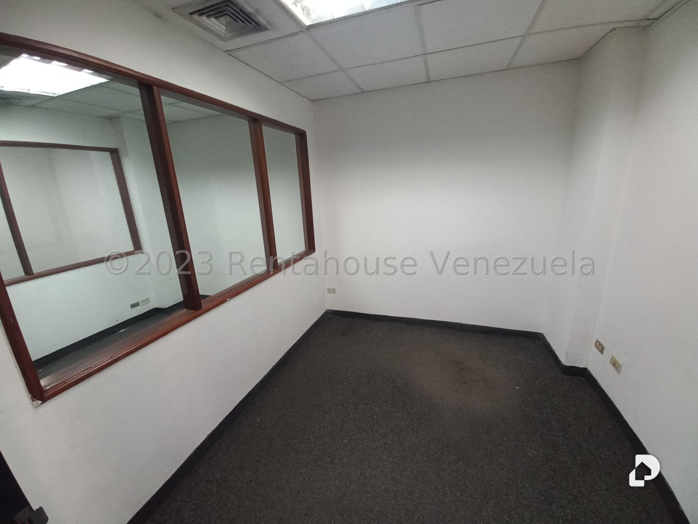 Oficina en Las Mercedes, Caracas – 8