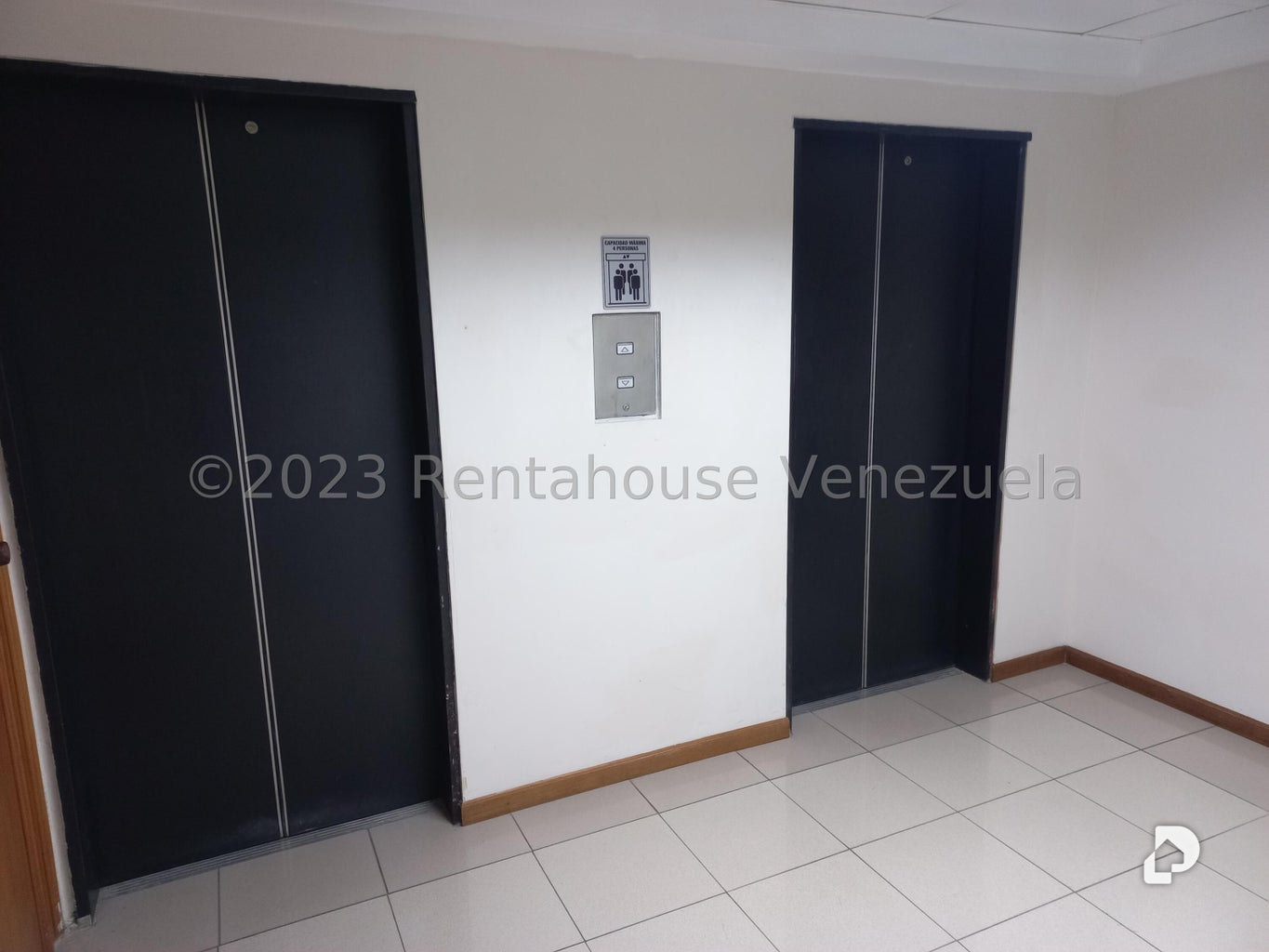 Oficina en Las Mercedes, Caracas – 26