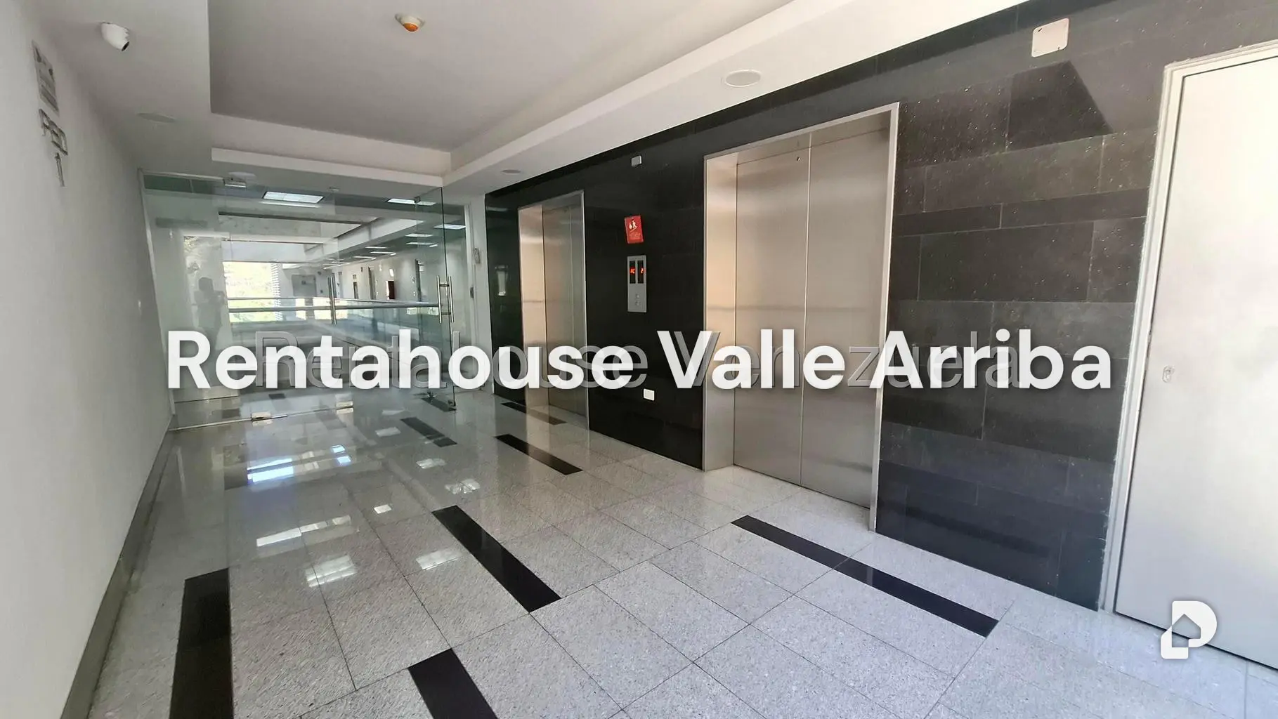 Local comercial en La Trinidad, Caracas – 2