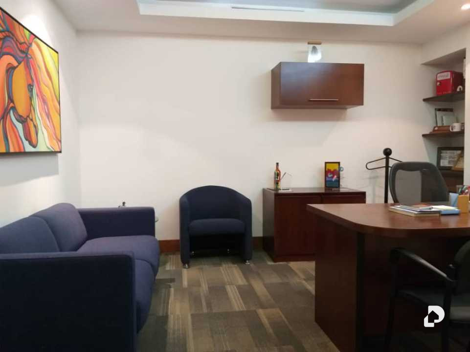 Oficina en La Castellana, Caracas – 11