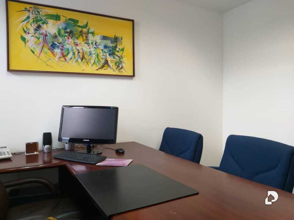 Oficina en La Castellana, Caracas – 18