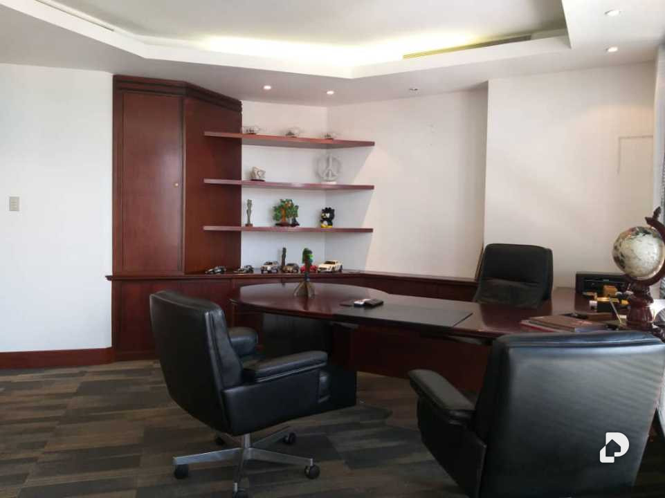 Oficina en La Castellana, Caracas – 13