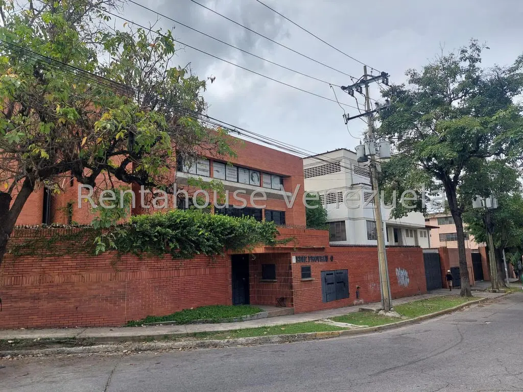 Edificio en Guarenas - 1