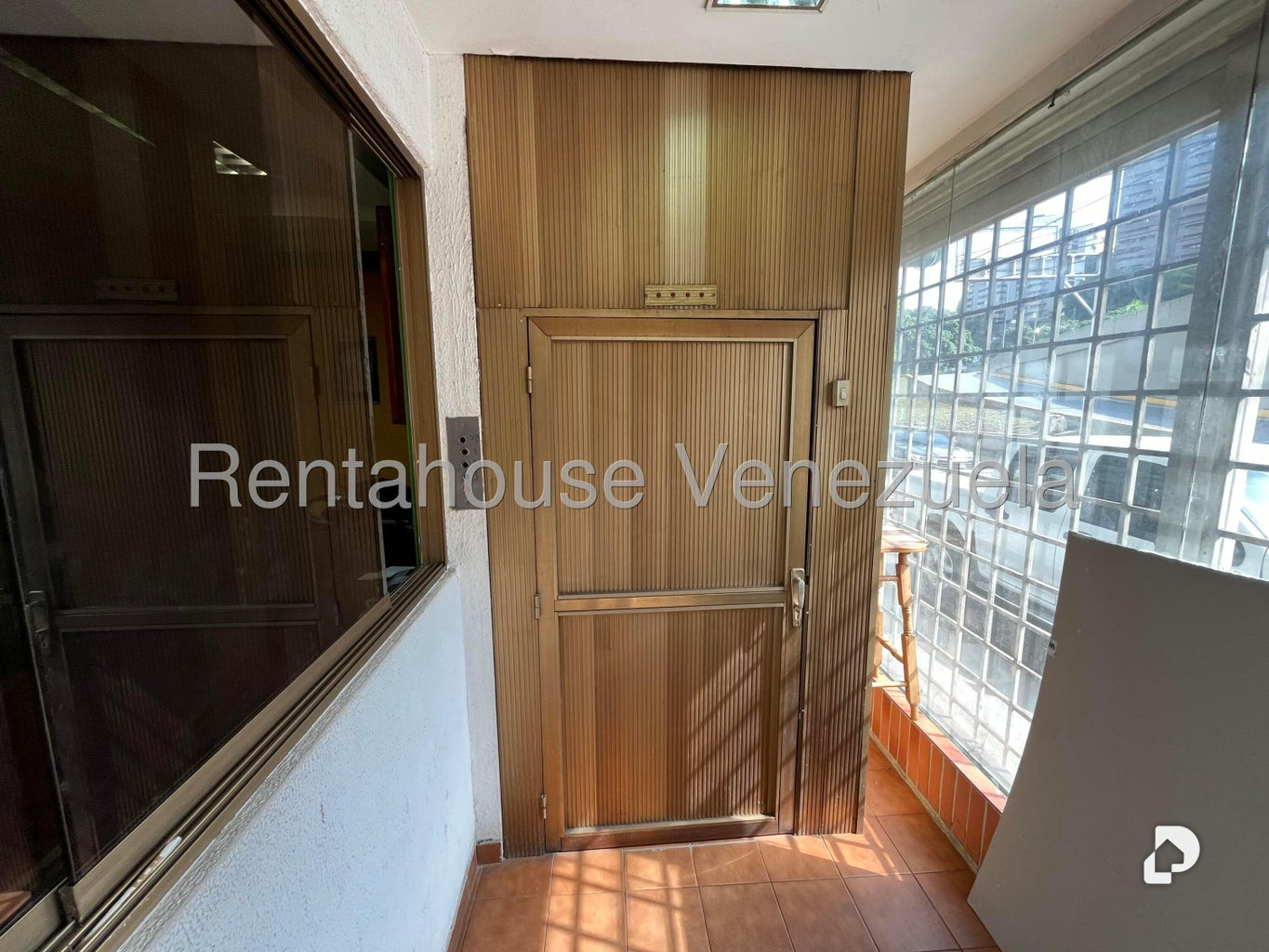 Local comercial en Santa Fe Norte, Caracas – 8