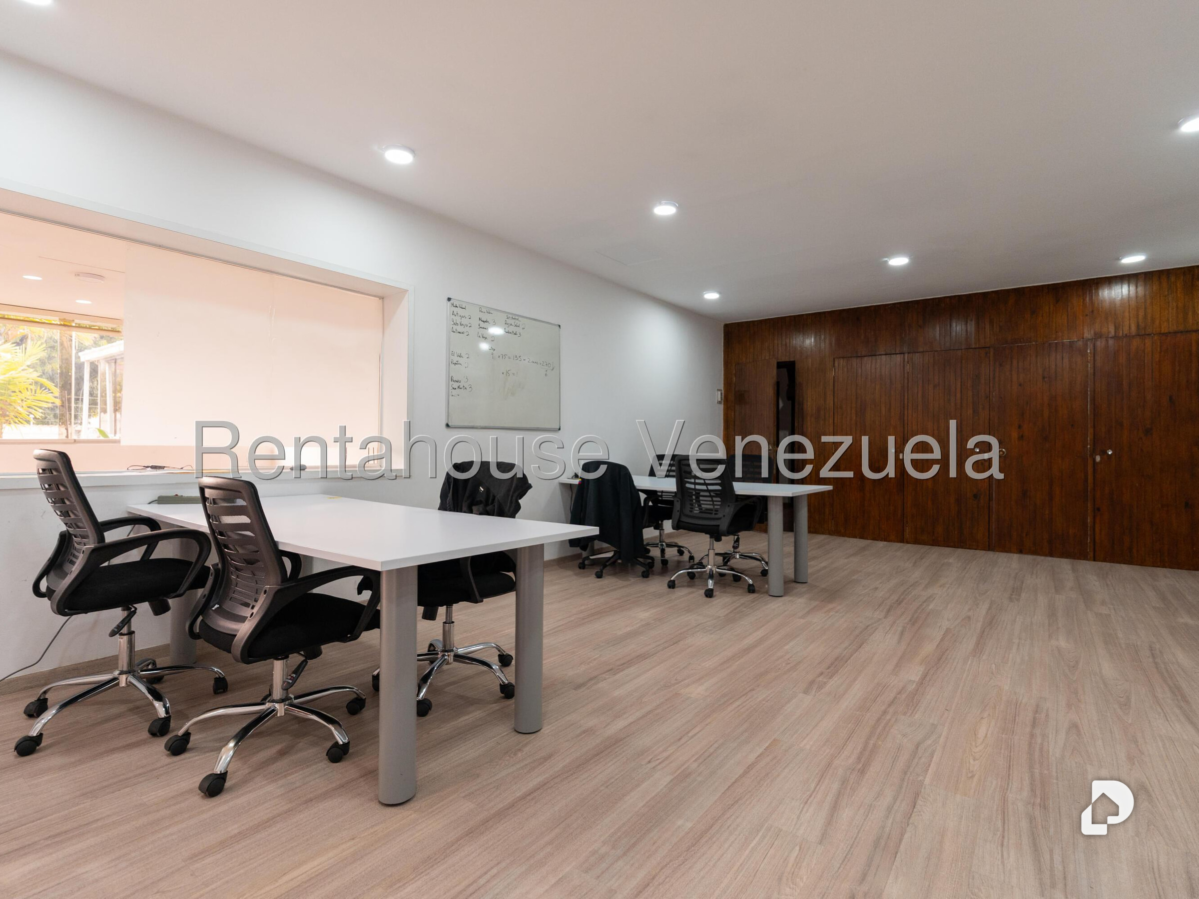 Oficina en Altamira, Caracas – 28