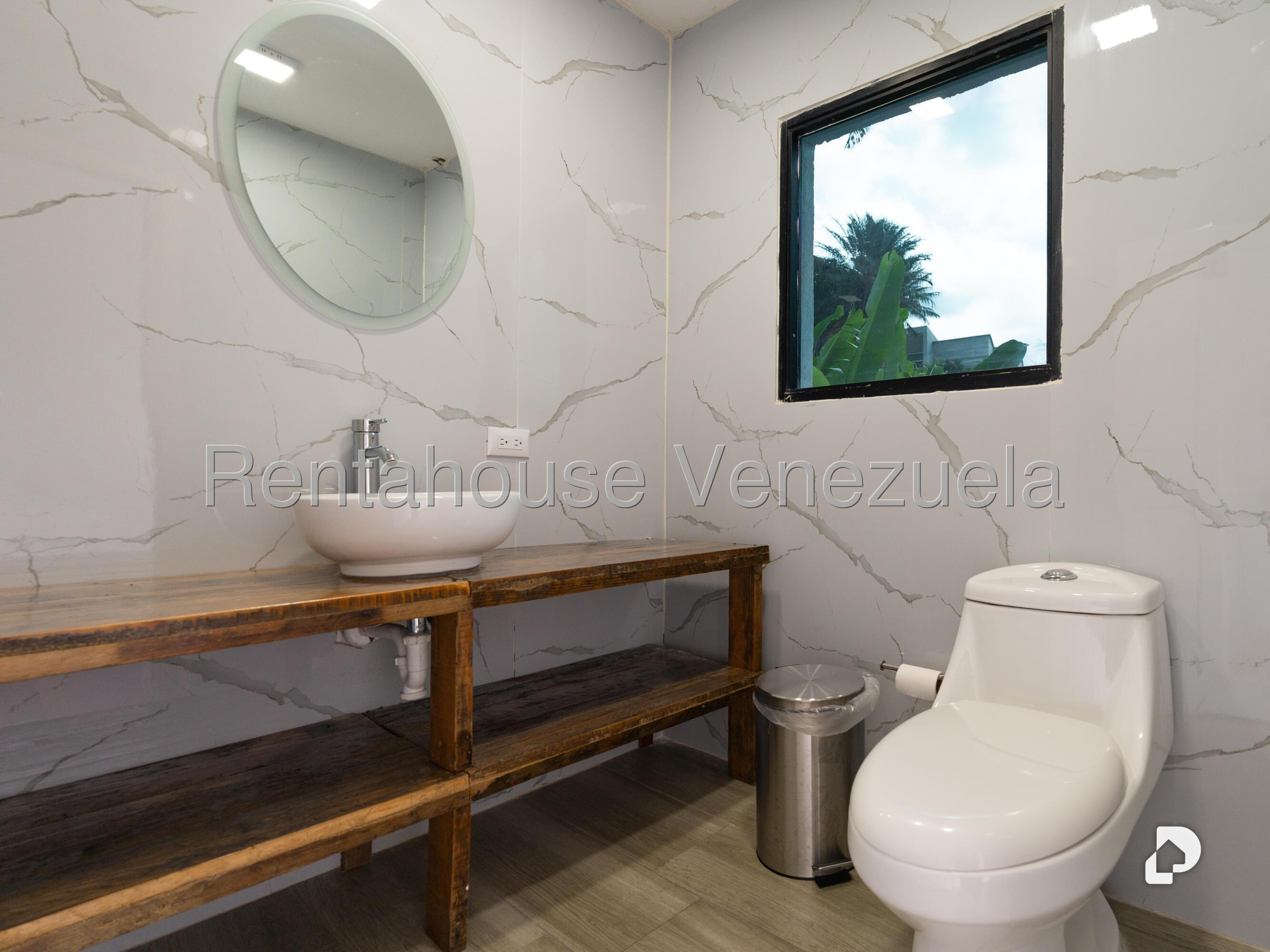 Oficina en Altamira, Caracas – 15