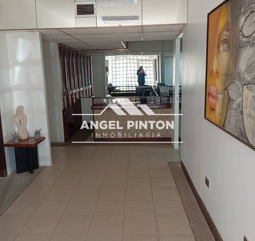 Oficina en Santa Rita, Maracaibo - 1