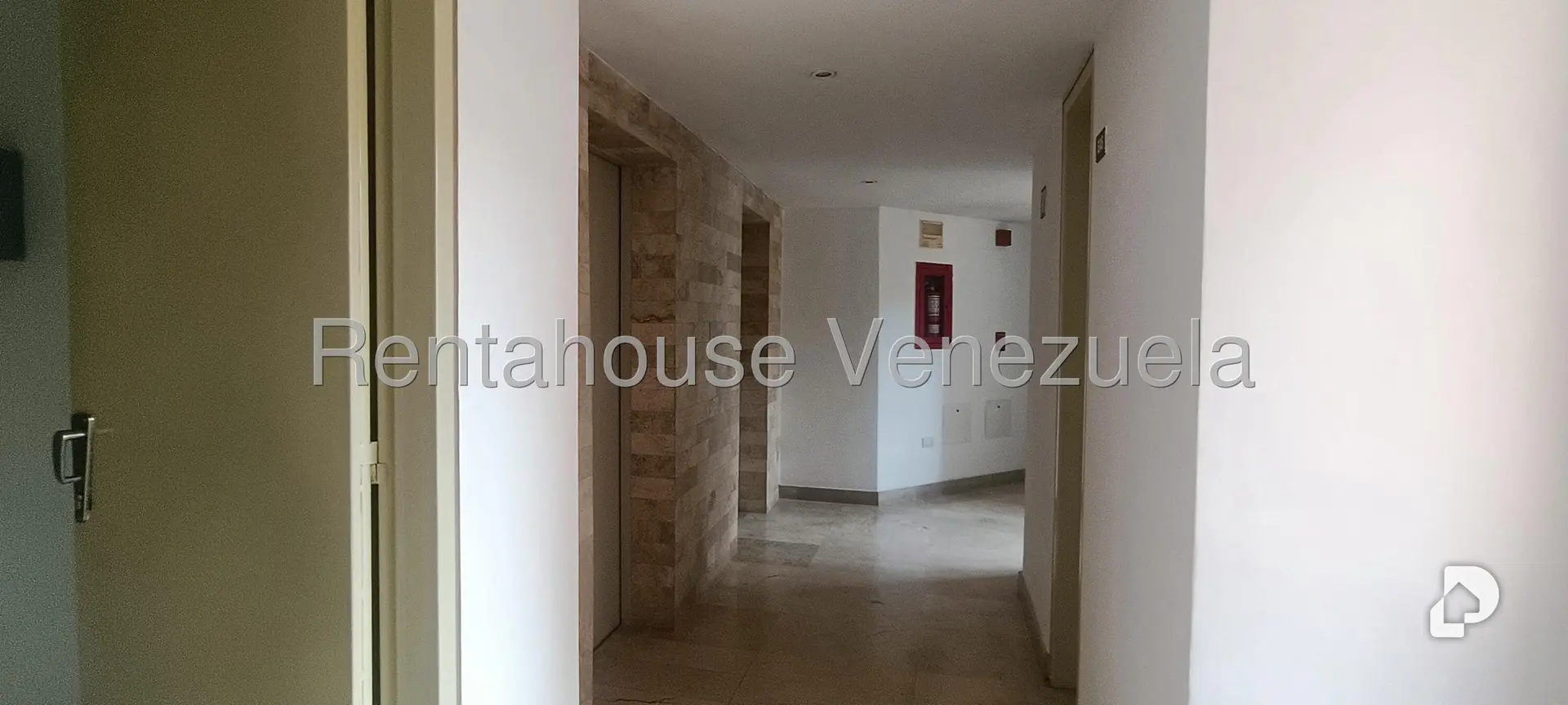 Apartamento en El Rosal, Caracas – 15