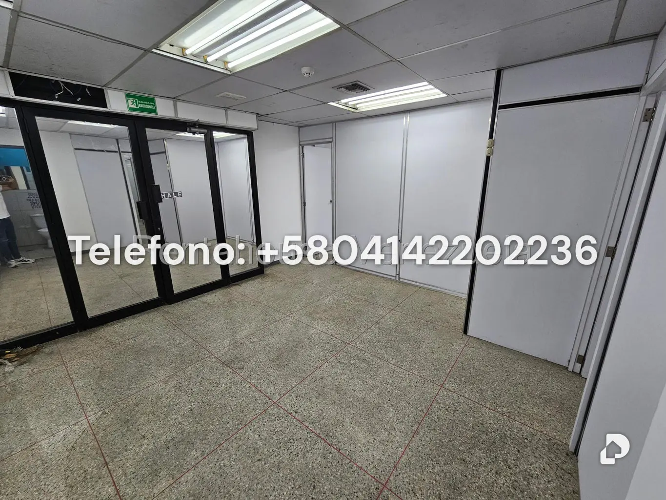 Local comercial en La Urbina, Caracas – 3