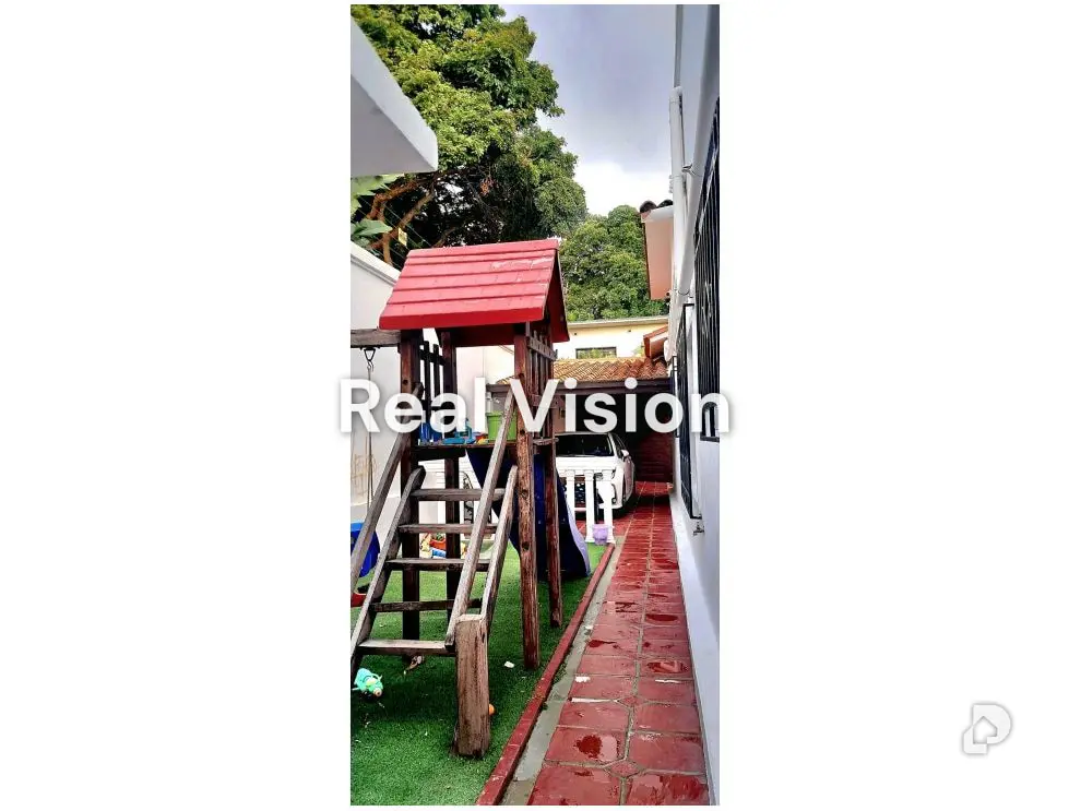 Casa en Altamira, Caracas – 11