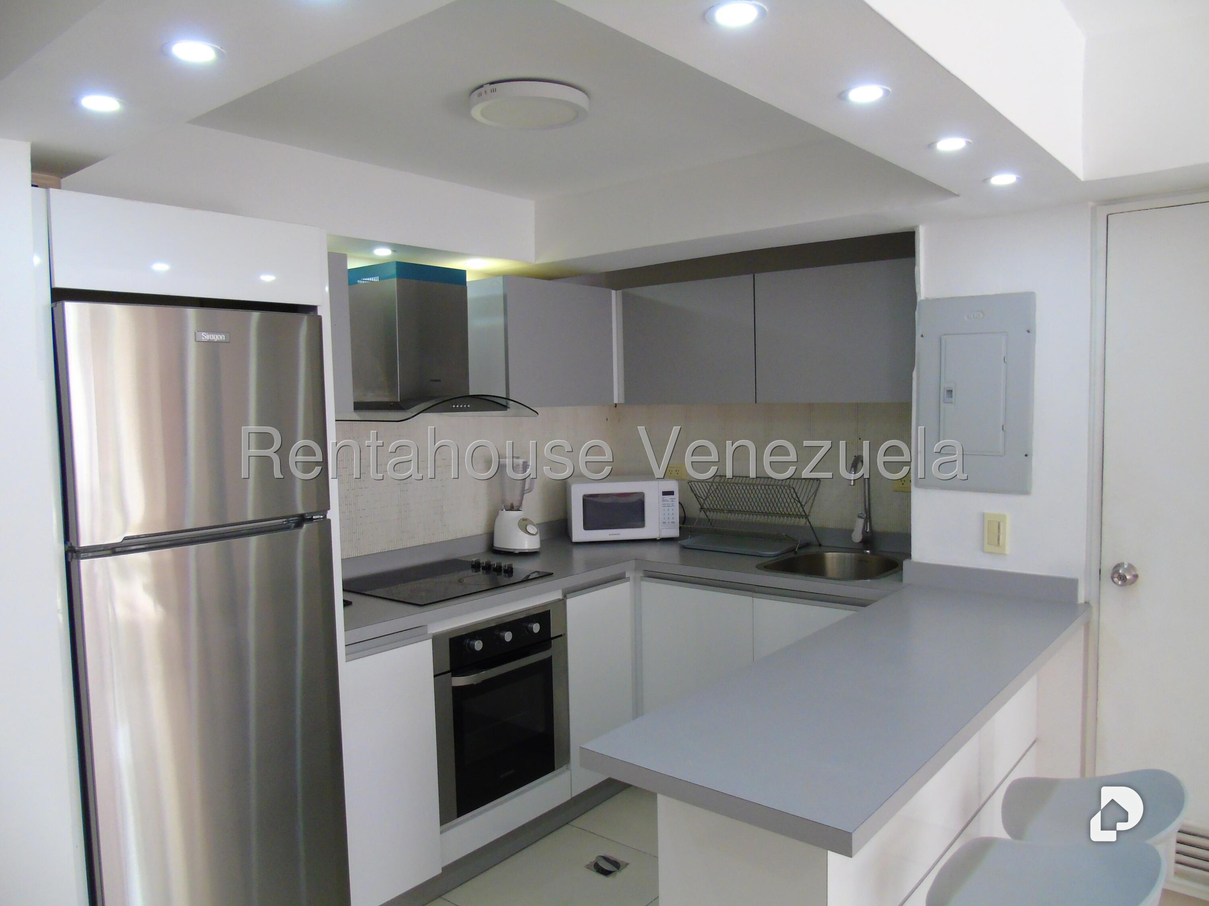 Apartamento en Los Palos Grandes, Caracas – 11