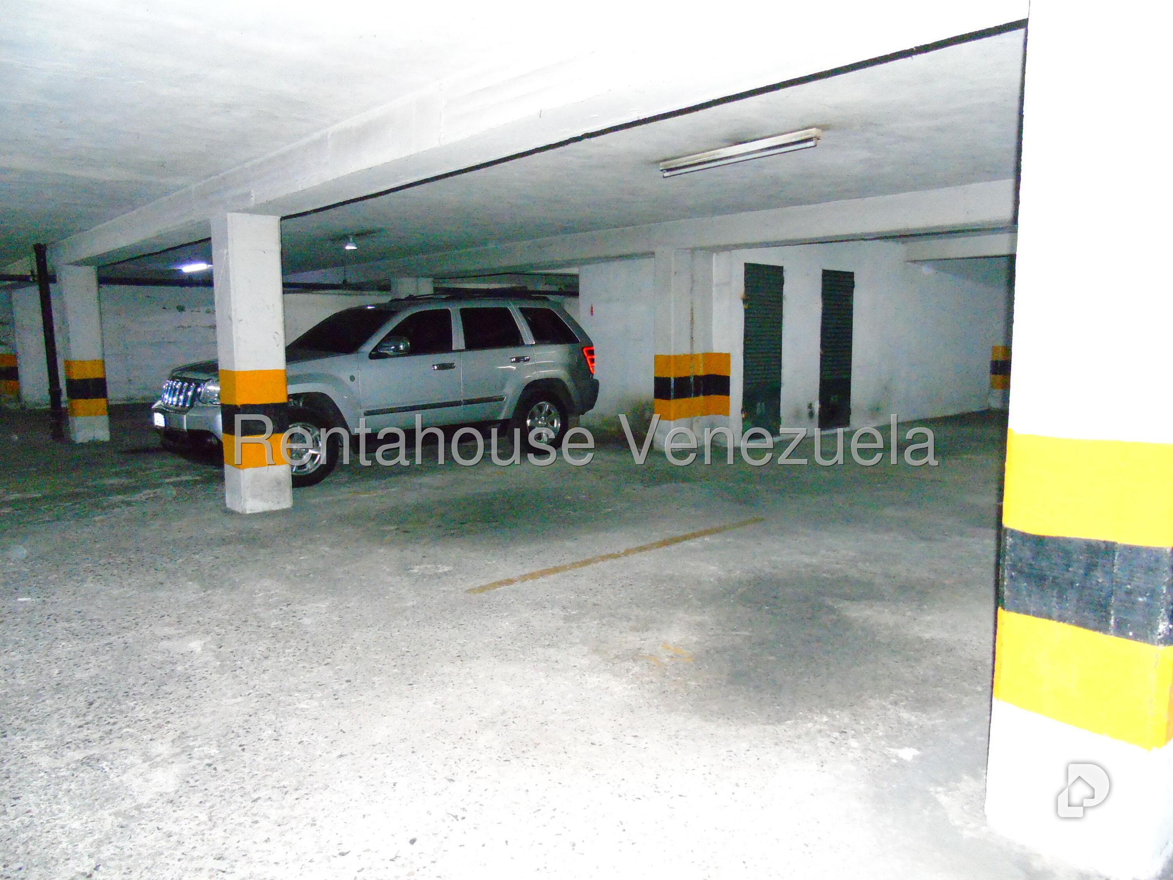 Apartamento en Los Palos Grandes, Caracas – 23