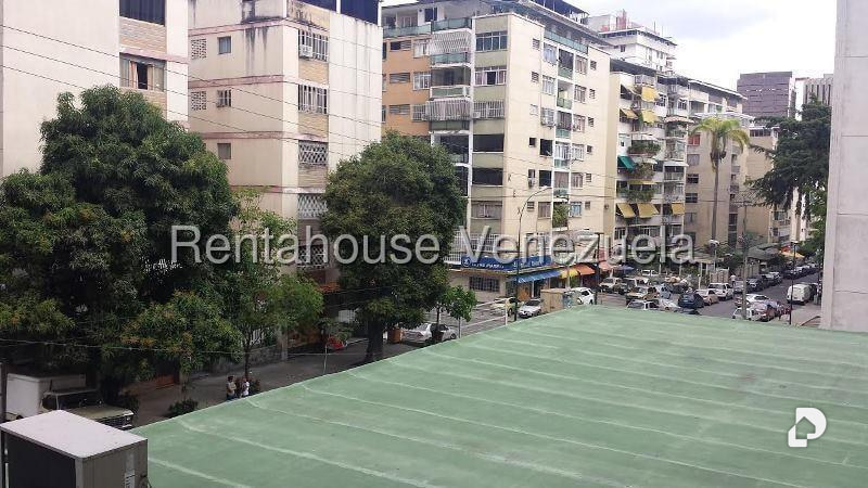Apartamento en Los Palos Grandes, Caracas – 19