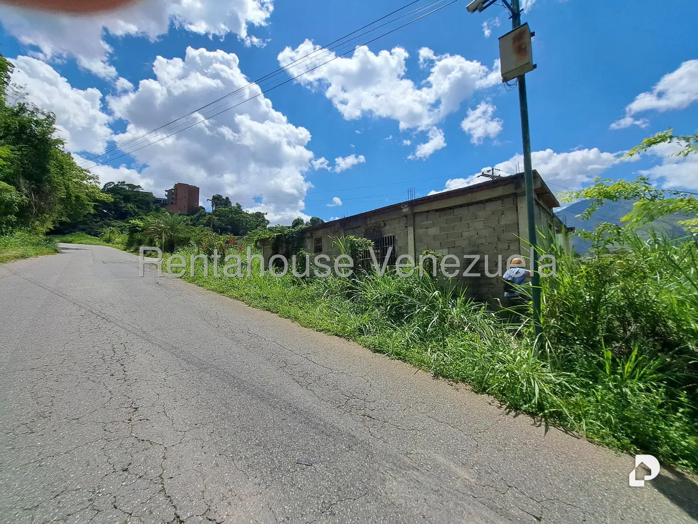 Terreno en Parque Caiza, Caracas – 3
