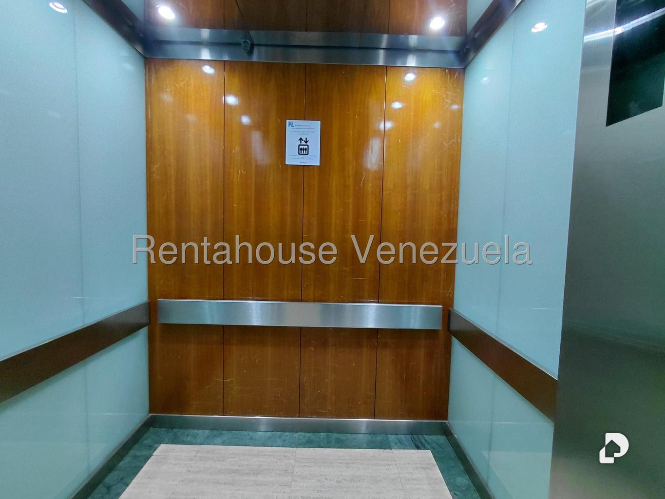 Oficina en Parroquia La Candelaria, Caracas – 10