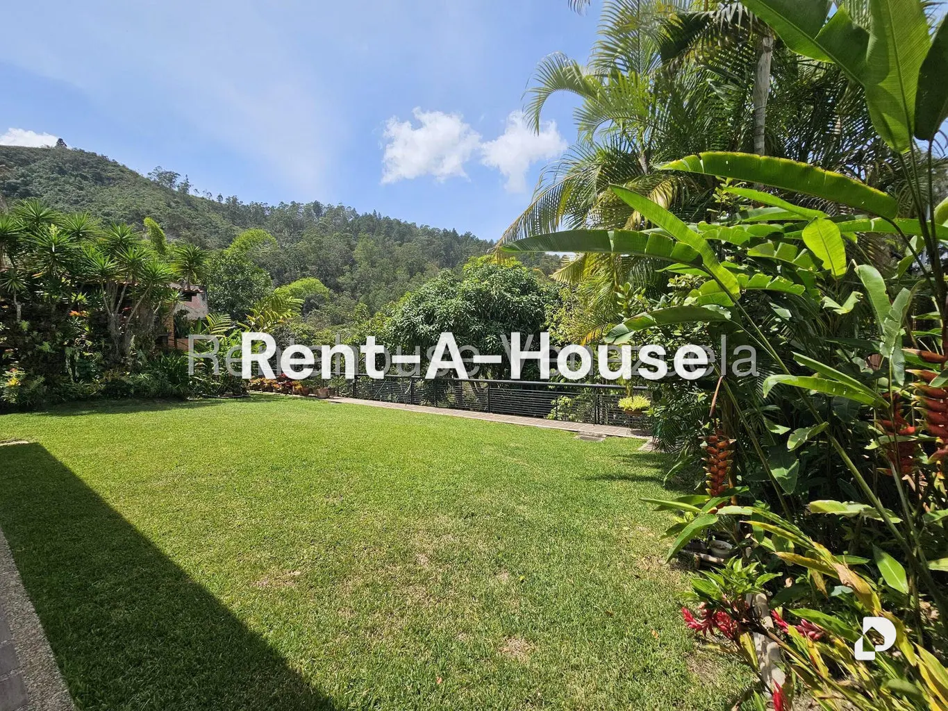 Casa en La Boyera, Caracas – 30