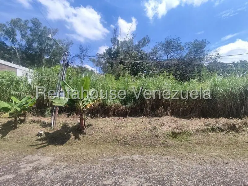 Land in Colinas de Guataparo, Valencia - 1