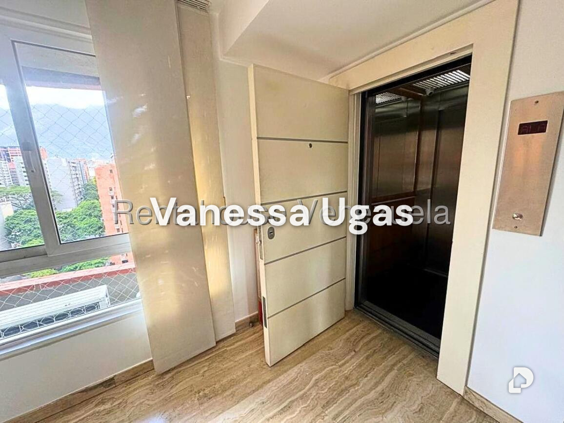 Apartamento en El Rosal, Caracas – 12