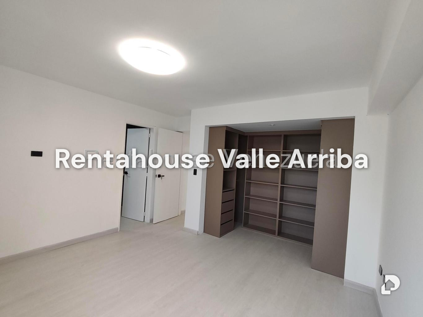 Apartamento en Santa Fe Sur, Caracas – 11