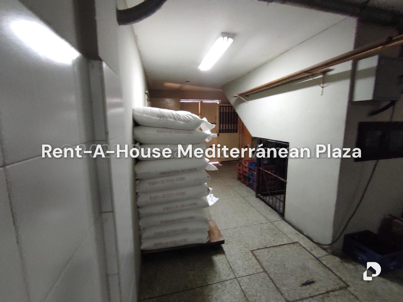 Local comercial en Parque Valencia, Valencia – 86