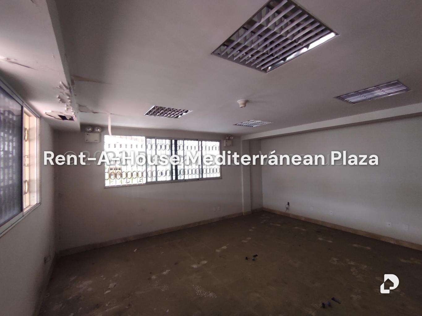 Local comercial en Parque Valencia, Valencia – 125