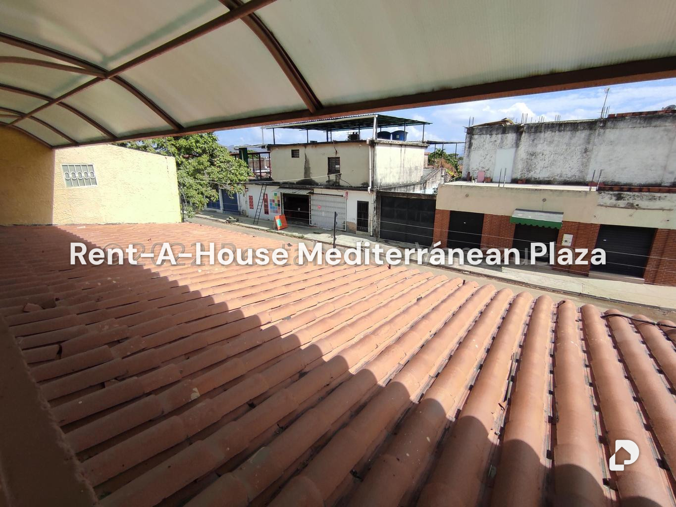 Local comercial en Parque Valencia, Valencia – 150