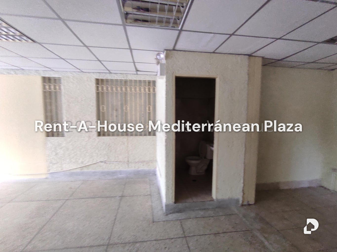 Local comercial en Parque Valencia, Valencia – 195