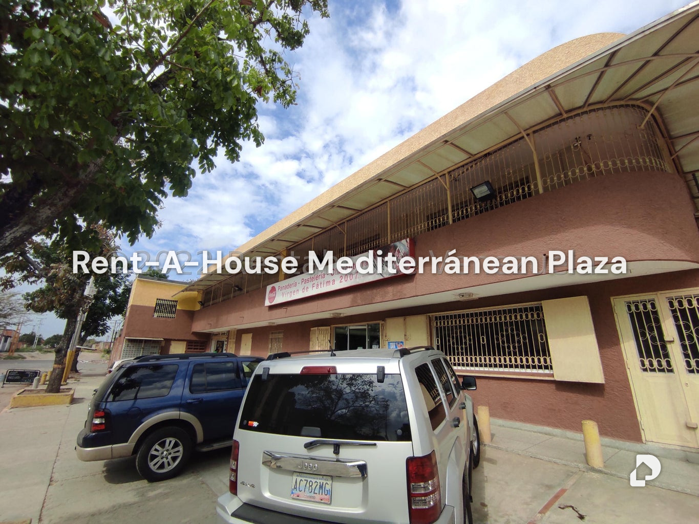 Local comercial en Parque Valencia, Valencia – 208