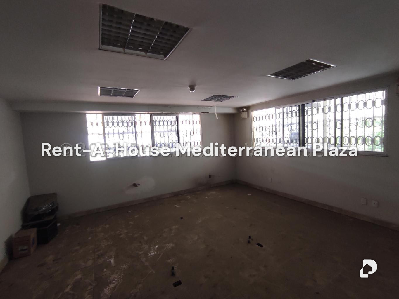 Local comercial en Parque Valencia, Valencia – 123