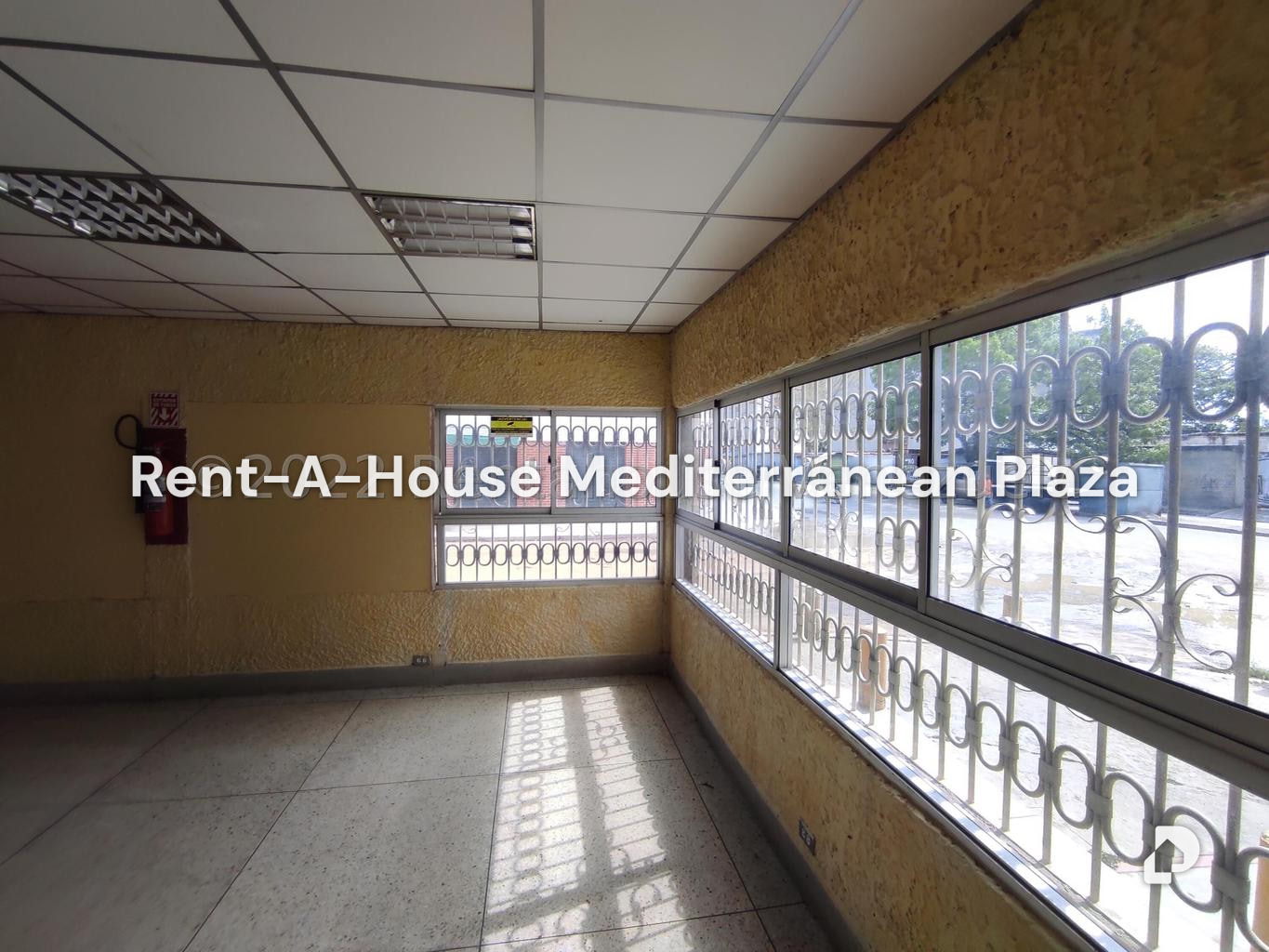 Local comercial en Parque Valencia, Valencia – 187