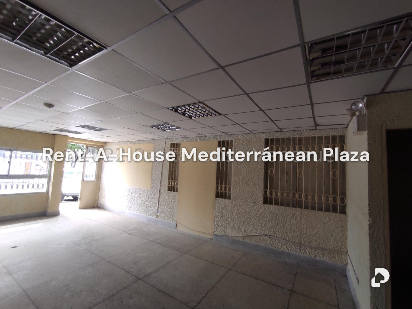 Local comercial en Parque Valencia, Valencia – 198
