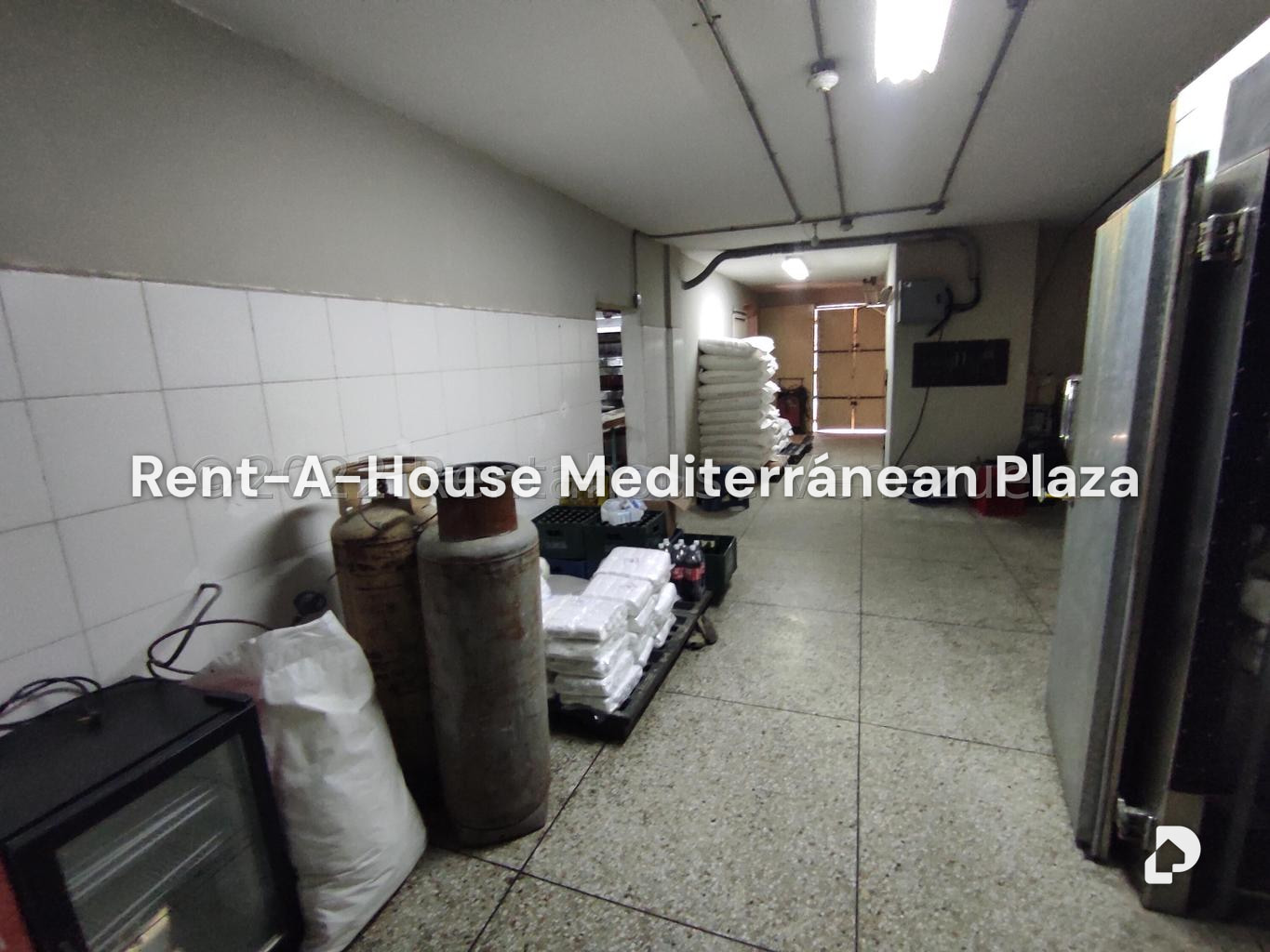 Local comercial en Parque Valencia, Valencia – 81