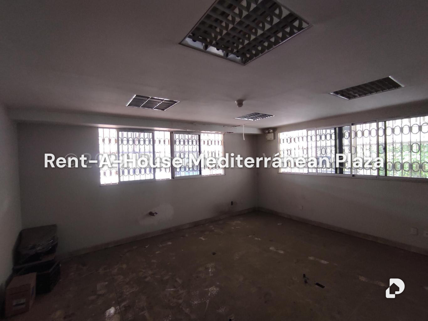 Local comercial en Parque Valencia, Valencia – 127