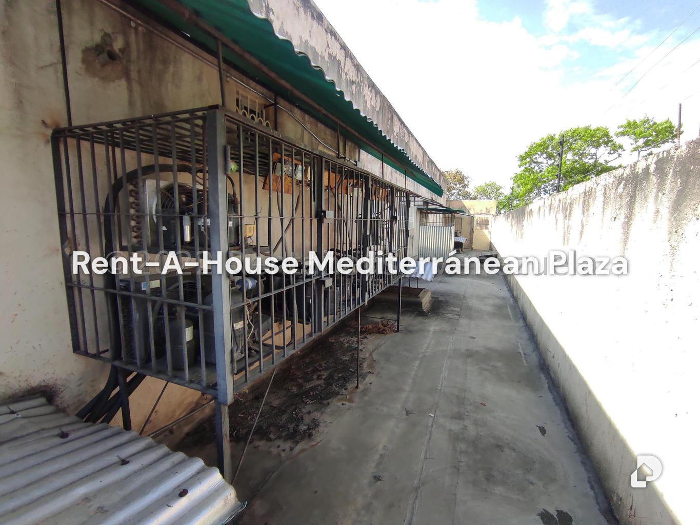 Local comercial en Parque Valencia, Valencia – 148