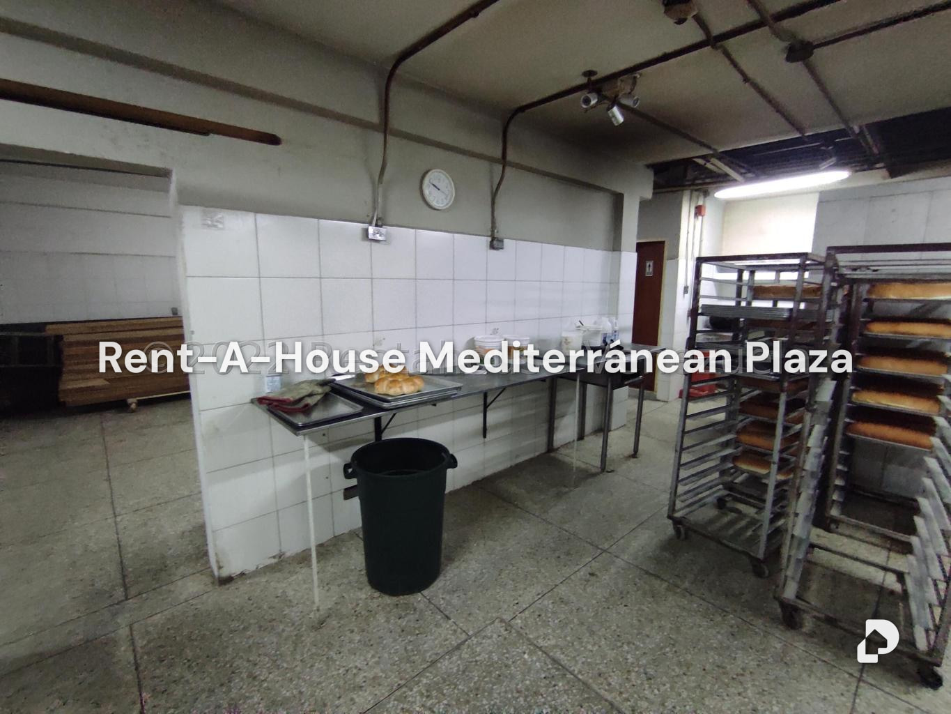 Local comercial en Parque Valencia, Valencia – 48