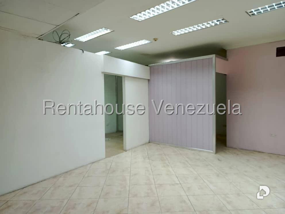 Local comercial en Ciudad Jardín Mañongo, Naguanagua