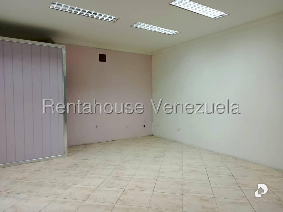 Local comercial en Ciudad Jardín Mañongo, Naguanagua