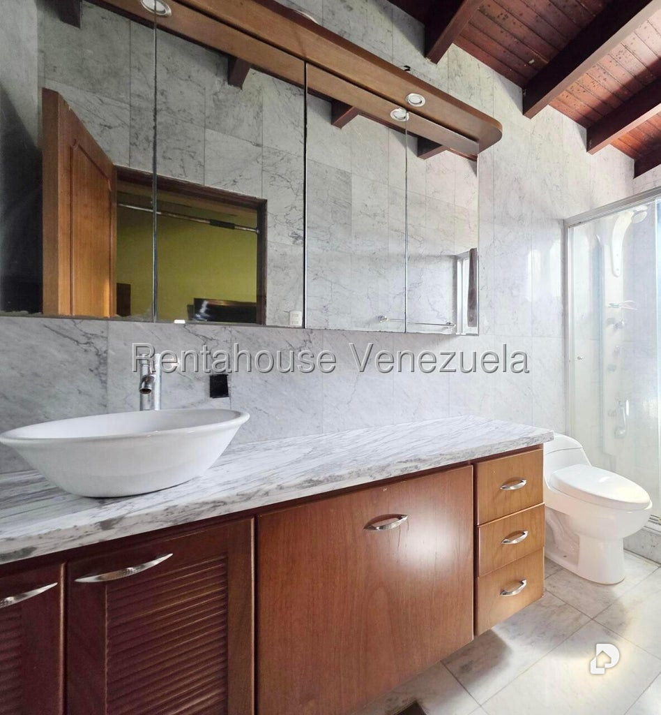 Casa en Lomas de La Lagunita, Caracas – 21