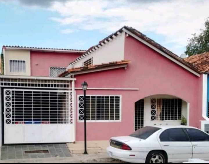 Casa en Pque. Res. Las Mercedes, Valencia - 1