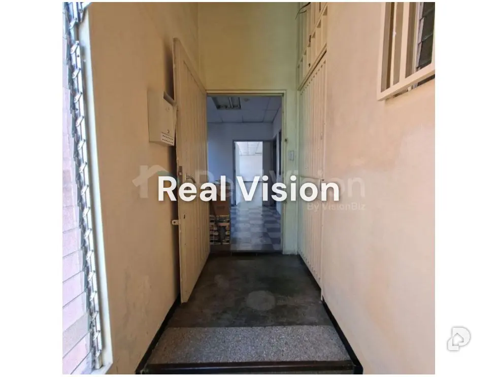 Local comercial en La Urbina, Caracas – 7