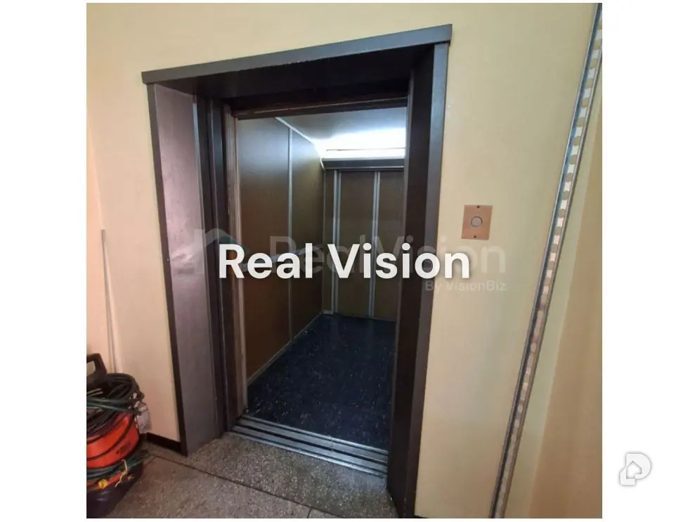 Local comercial en La Urbina, Caracas – 5